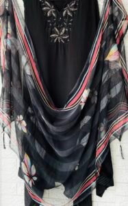 Lehja Black crepe suit set - Image 3