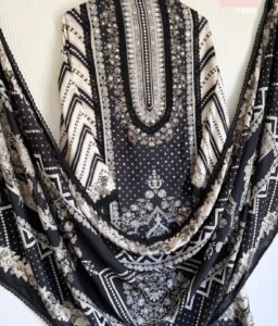 Heavy pakistani suit - Image 3
