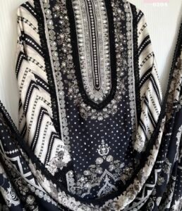 Heavy pakistani suit - Image 4