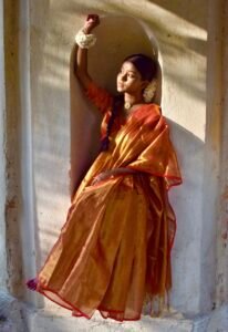 Mandakini rust orange tissue saree - Image 3