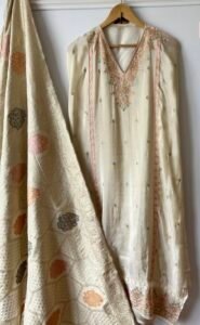 Beige pure tissue suit - Image 2