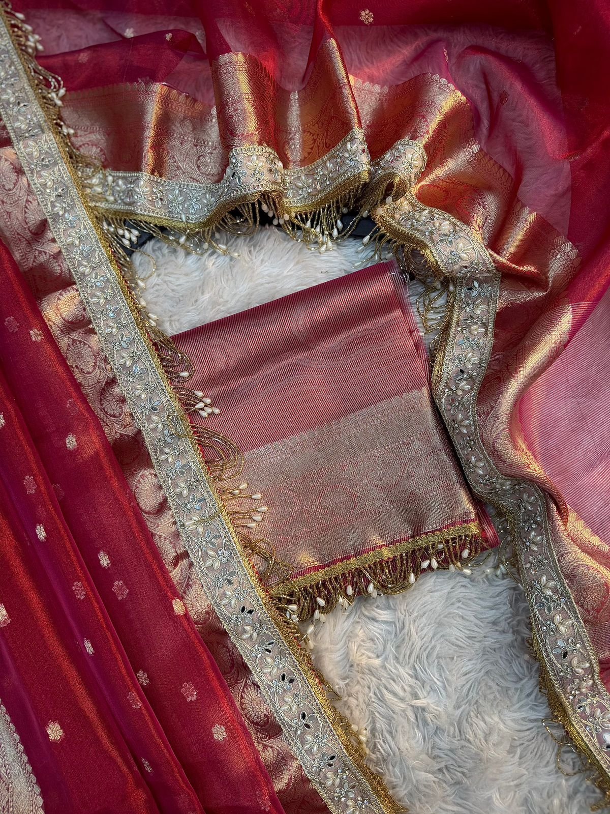 Banno red tissue - Image 4