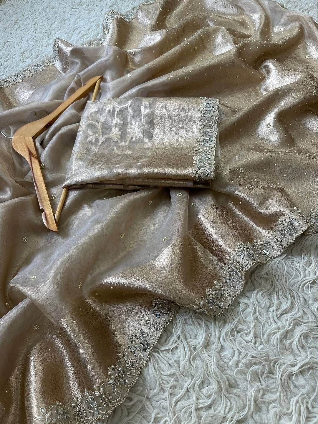 Silver tissue silk saree - Image 2