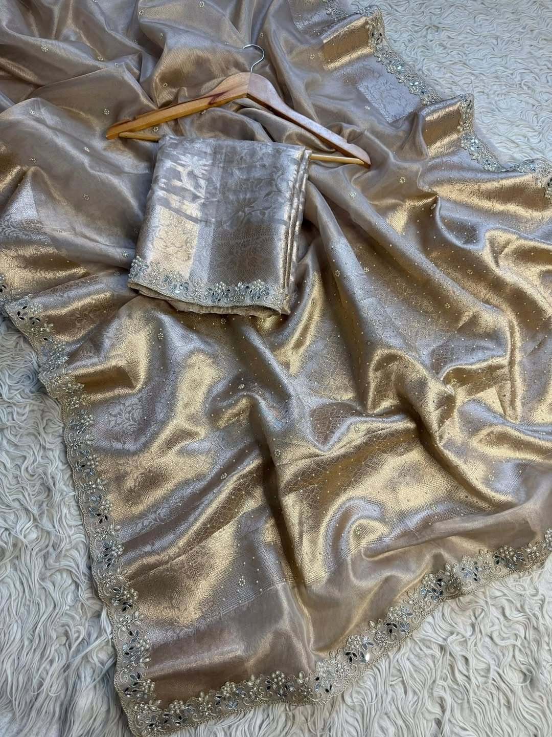 Silver tissue silk saree - Image 6